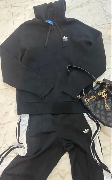 아디다스 울 후드티