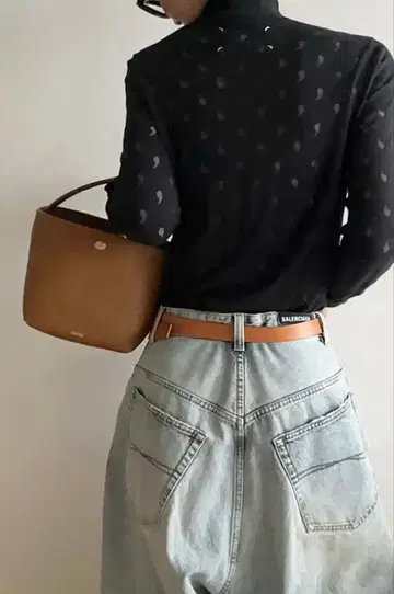 새상품급 chiiiibag leather basket 가죽 바스켓