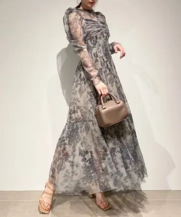 SNIDEL Sustainable 플리츠 튤 원피스 토와루 드 주이 패턴