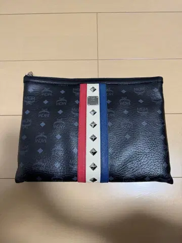 MCM 클러치백 블랙