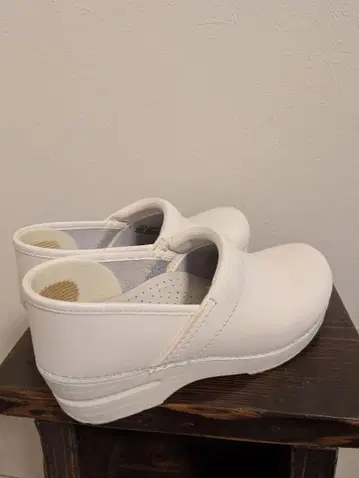 단스코 프로페셔널 화이트 38