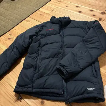 마무트 다운 자켓