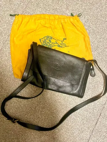 일비종떼 숄더백 천연 가죽 블랙