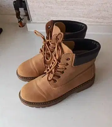 베이지 가죽 워크 부츠