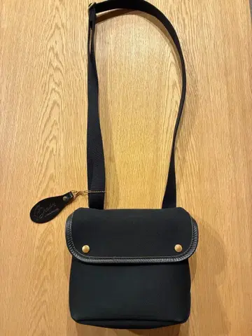 브래디 에이본 미니 숄더백