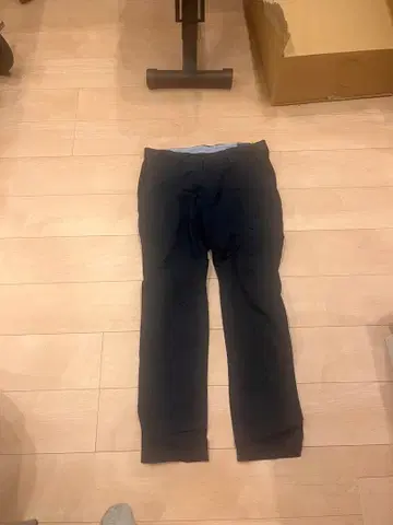 블랙 슬랙스 심플한 디자인