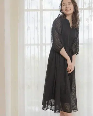 mistywoman 레이스 플라워 자수 원피스 블랙