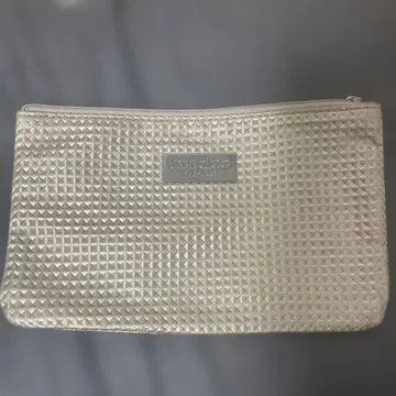 지미추 실버 다이아몬드 패턴 파우치