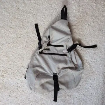 00s GAP 바디백 아이보리