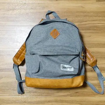 EASTPAK A.P.C. 데이팩 그레이