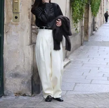 새상품 Deres Parisienne pants 사이즈 2 화이트