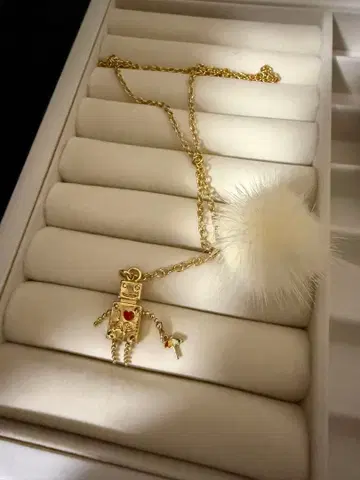 아놀드 파머 로봇형 퍼 목걸이