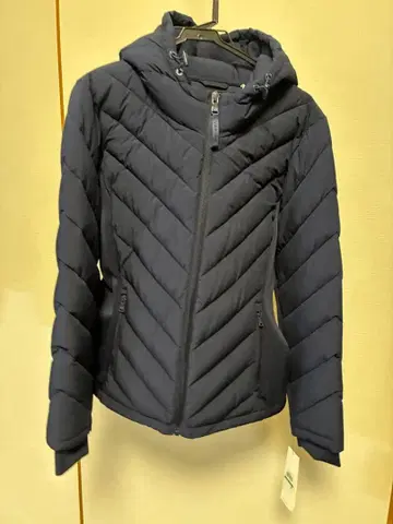 [ 새상품 ] Calvin Klein 패커블 셰브론 자켓 L 사이즈