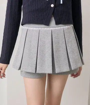 그레이 플리츠 스커트 레이스 트리밍