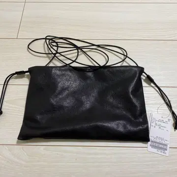 플라주 레 탕드르 레더 클러치 블랙