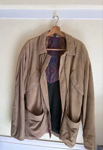 베이지 가죽 자켓