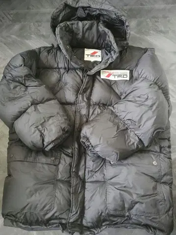 새상품급 TRD 블랙 다운 코트 L 사이즈