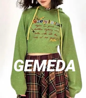 GEMEDA 컬러풀 로고 자수 크롭 니트 후드티 그린 M 사이즈