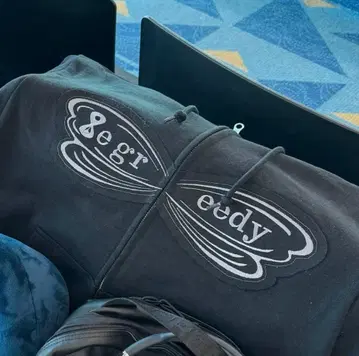 8e greedy 지퍼 후드티