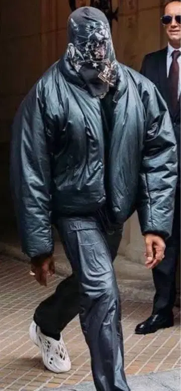 YZY GAP 라운드 자켓 블랙 L 이지 갭