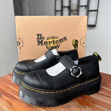 새상품 닥터마틴 통굽 가죽 신발 메리 제인 24cm