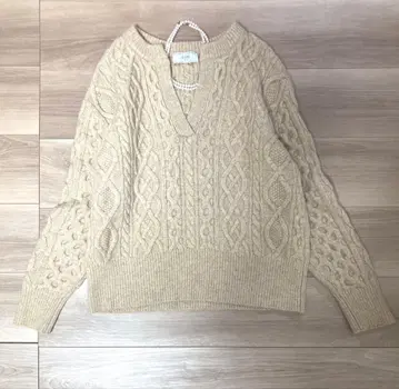 1회 착용 새상품급 슬로브 이에나 스키퍼 케이블 니트 베이지