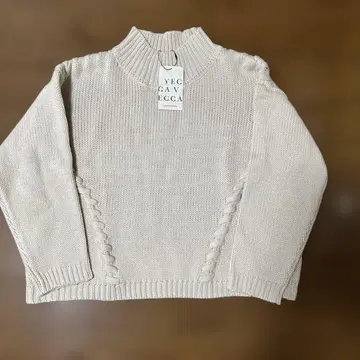 [ 새상품 ] YECCA VECCA 아이보리 하이넥 니트 프리 사이즈