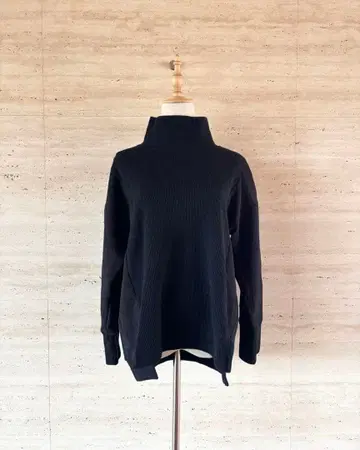 [ REGINA ROMANTICO ] 새상품급! 니트 터틀 블랙 레드