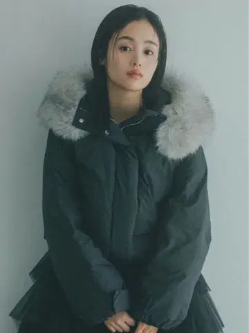 SNIDEL [WEB 한정 컬러 있음] 니시카와 후드 퍼 숏 다운