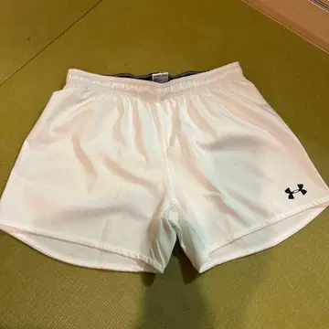 언더아머 화이트 트레이닝 숏팬츠 LG