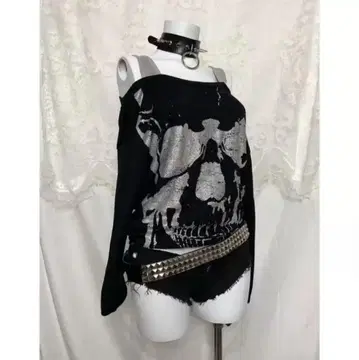 스컬 프린트 오프숄더 T셔츠 Y2K 페어리 그런지