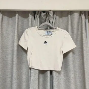 adidas 반팔 T셔츠 S 크림