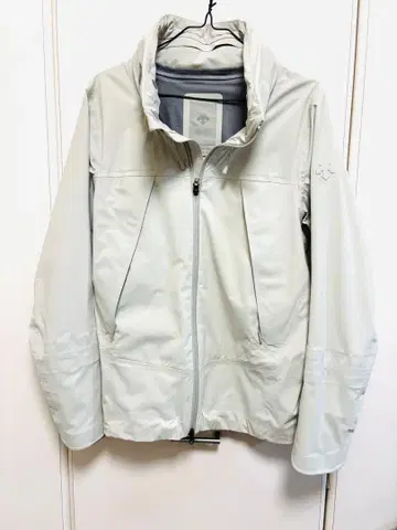 데상트 얼터레인 하드 쉘 스택 후디 자켓 [새상품급]