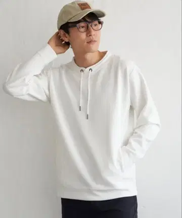 미사용 새상품 ] ikka 항균 방취 스트레치 소재 상의 ( 화이트 )