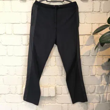 새상품급 VERRI 라인팬츠