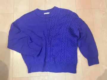 보라색 케이블 니트 긴팔 스웨터