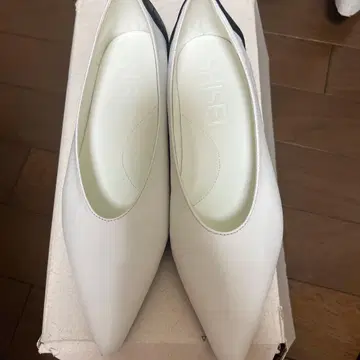 SHISEI 포인트 슈즈 시착만 한 미사용 상품