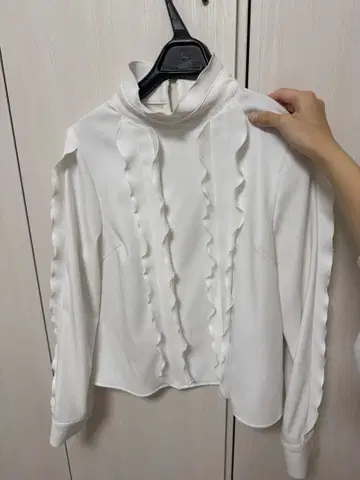 셰리에 sheller 블라우스