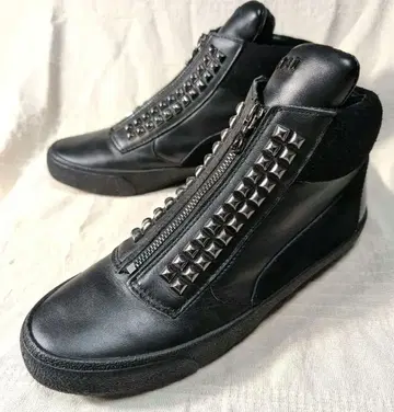 미사용급 스터드 트리플 블랙 하이컷 스니커즈 블랙 가죽