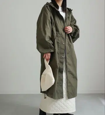 볼륨 슬리브 후드 롱 블루종 코트