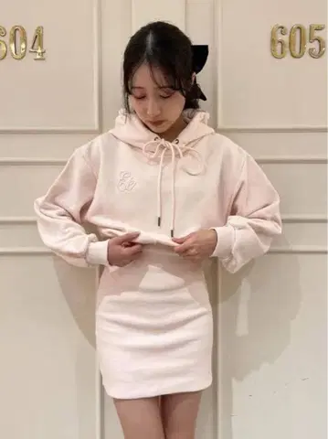 에피누 epine 맨투맨 원피스 핑크