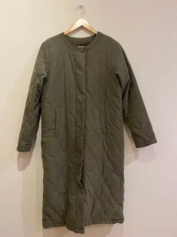 올리브 그린 퀼팅 롱 코트