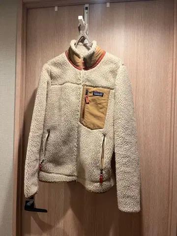 Patagonia 플리스 자켓 크림색