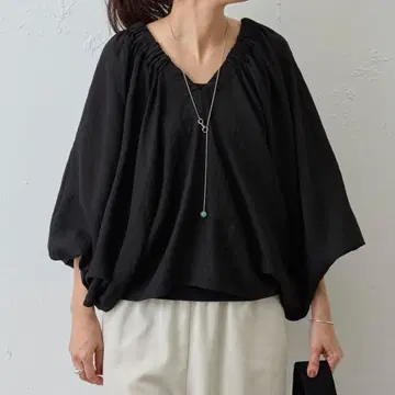 새상품 2024 비어즐리 돌먼 볼륨 블라우스 블랙 루즈핏 F