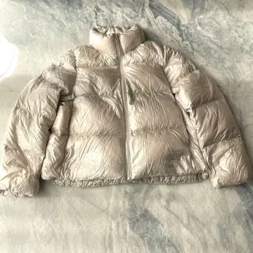 ULTRA LIGHT DOWN 샤이니 화이트 짧은 기장 눕시 반질반질