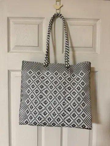 [ 새상품급 ] 멜카도백 바스켓백 그레이&화이트