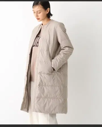 오파크 클립 노카라 다운 코트 베이지