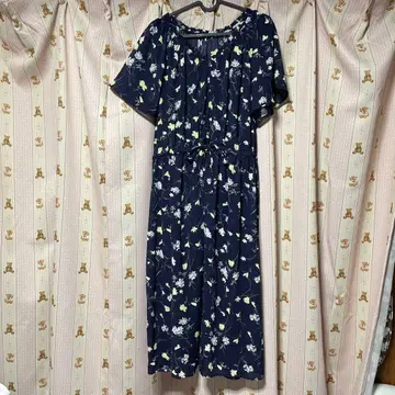 꽃무늬 네이비 원피스