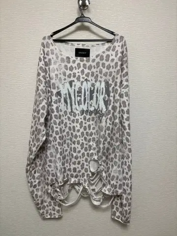 grancy 올 패턴 큐빅 그래픽 롱 T