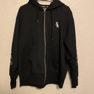 [ MLB ] 블랙 지퍼 후드티 sox 로고 포함